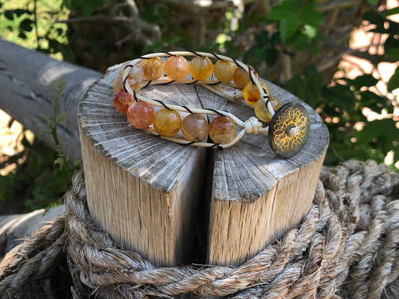 Golden thread bracelet with yellow-orange agate
