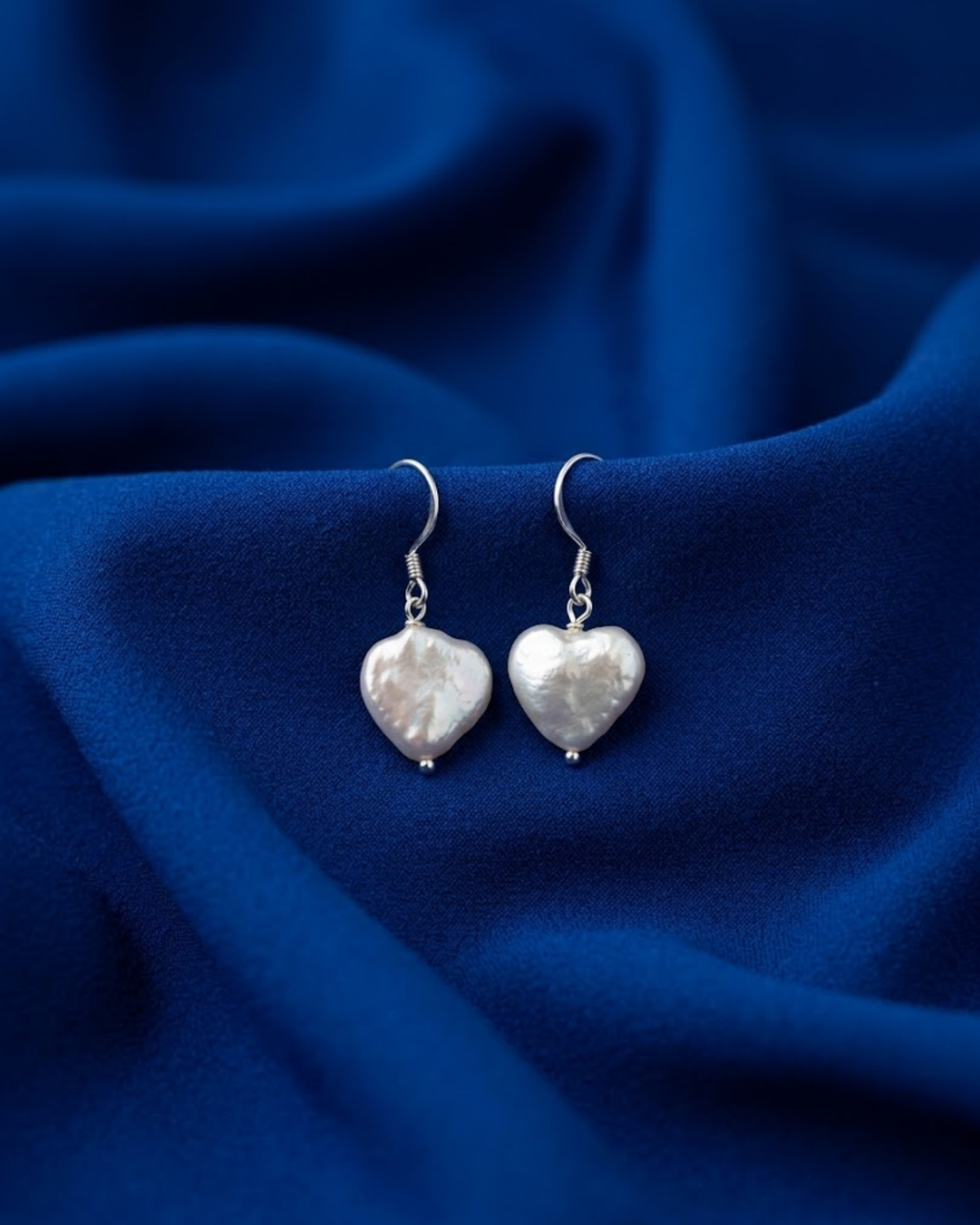 Baroque Pearl Heart Drop Earrings 4319 قرط