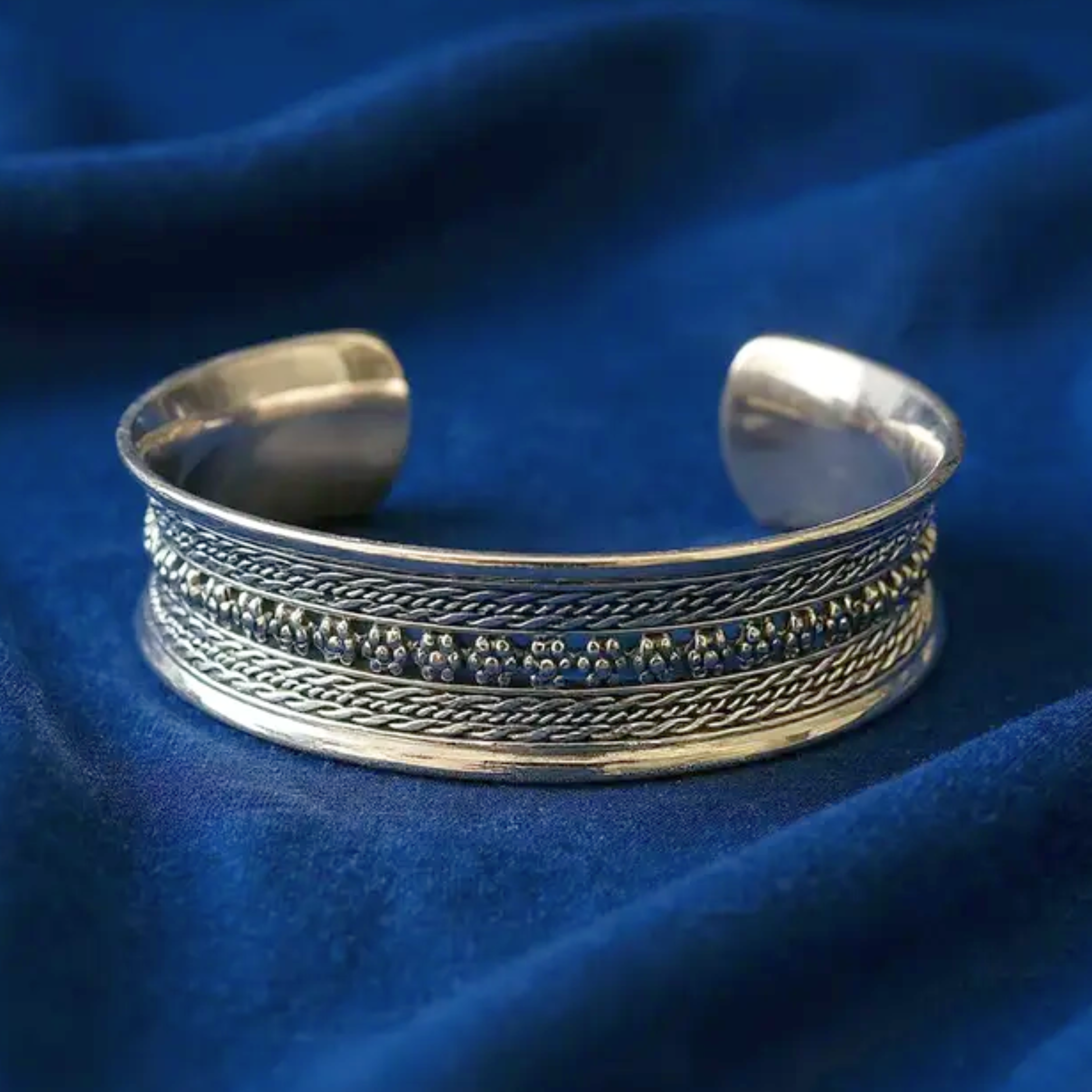 The Heritage Motif Bangle Small