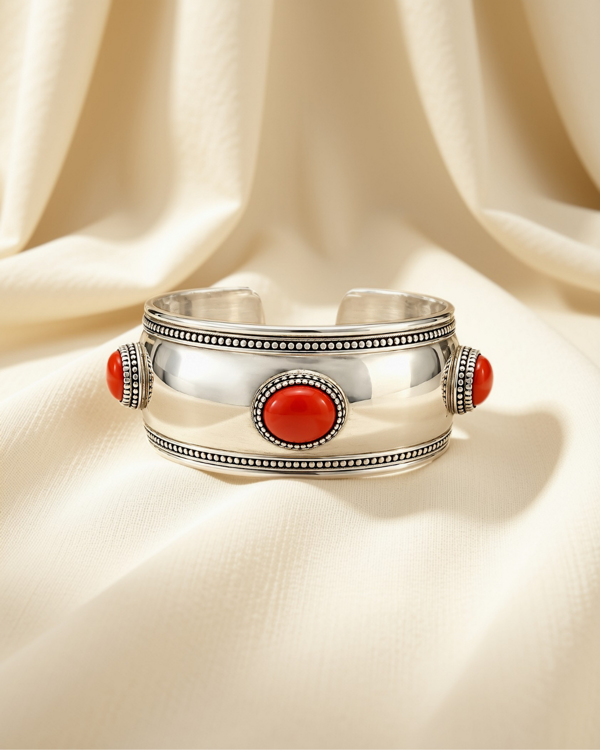 The Love’s Embrace Bangle 1338