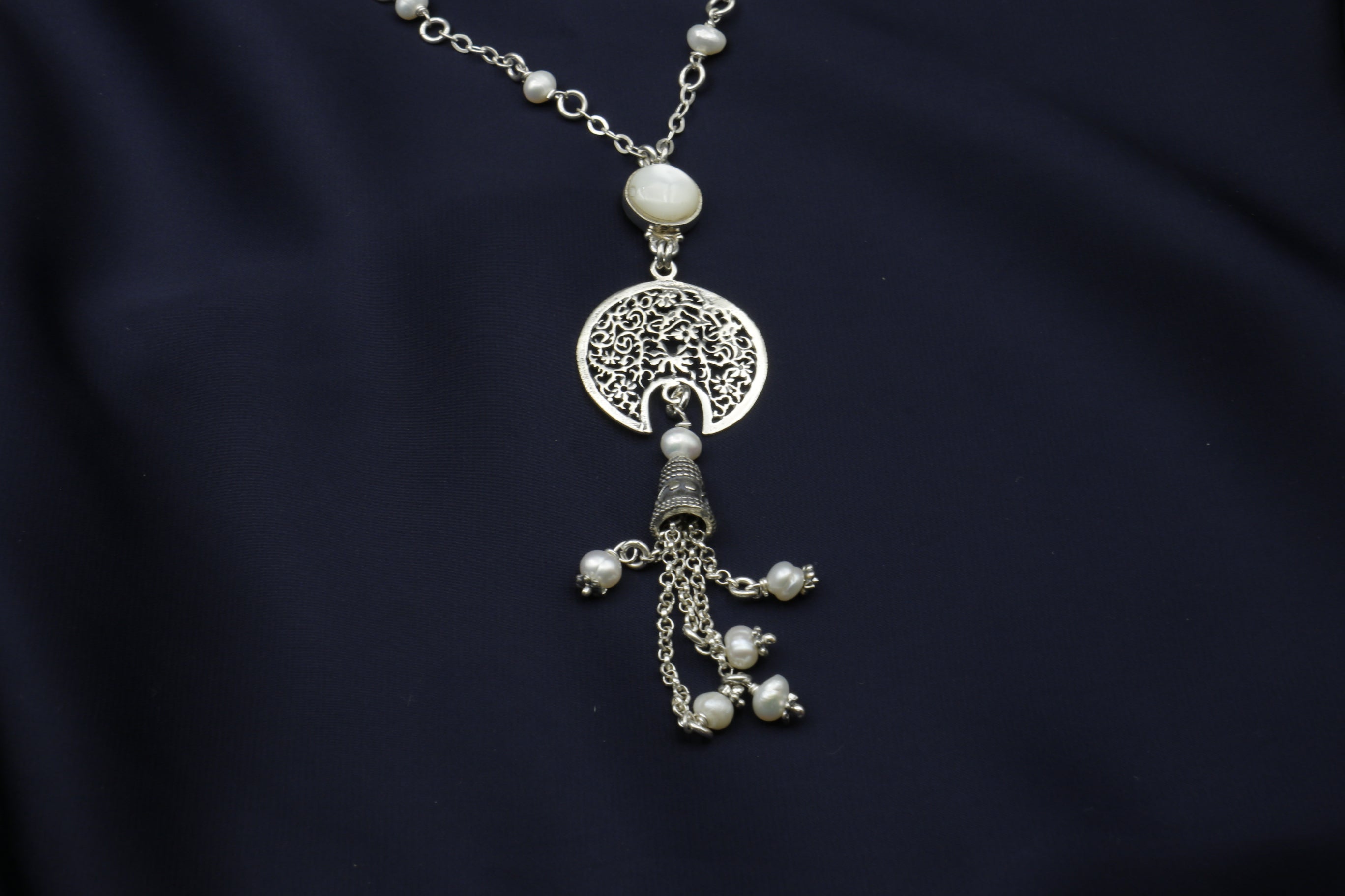 Large crescent necklace with Pearl