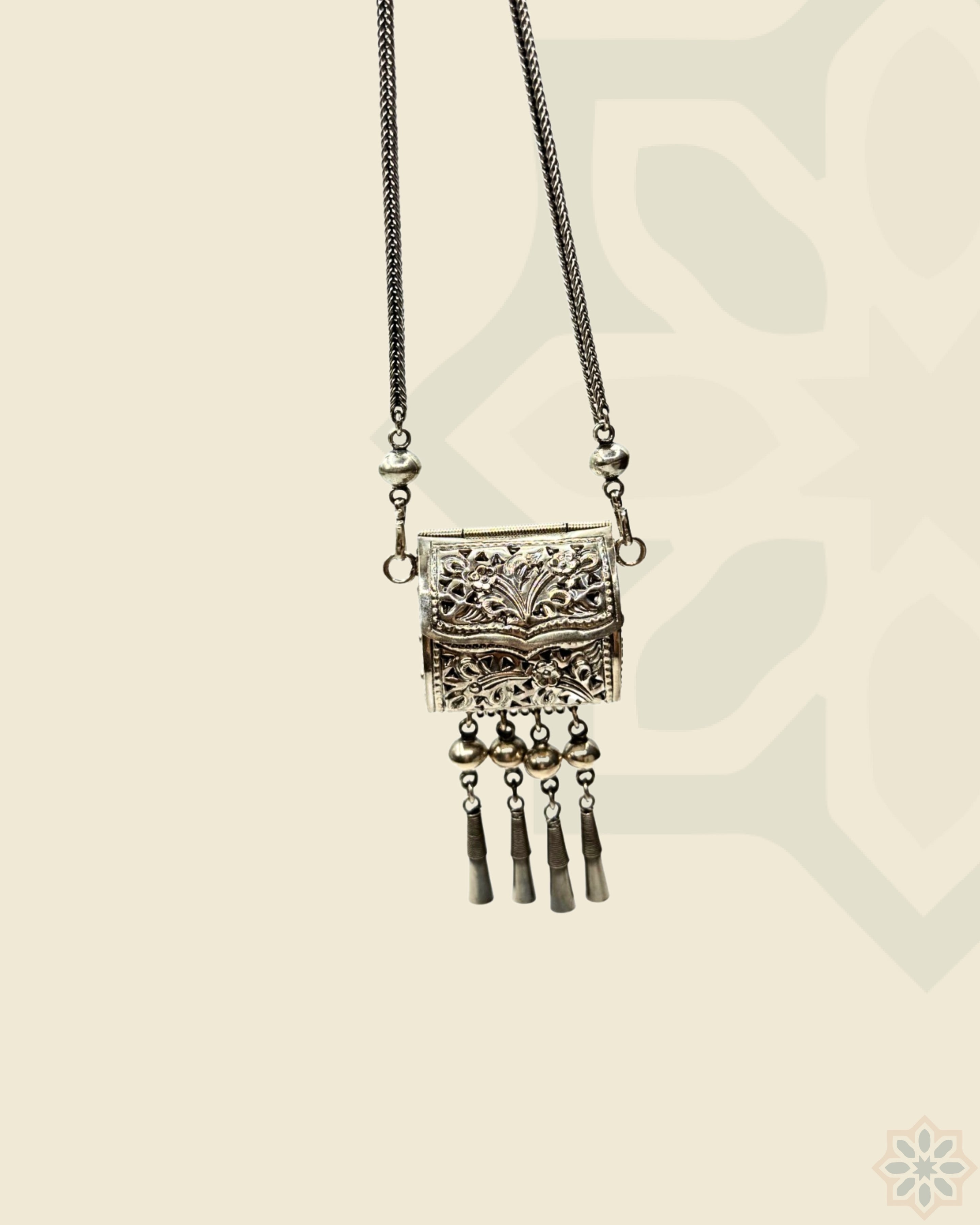 Kanz Necklace