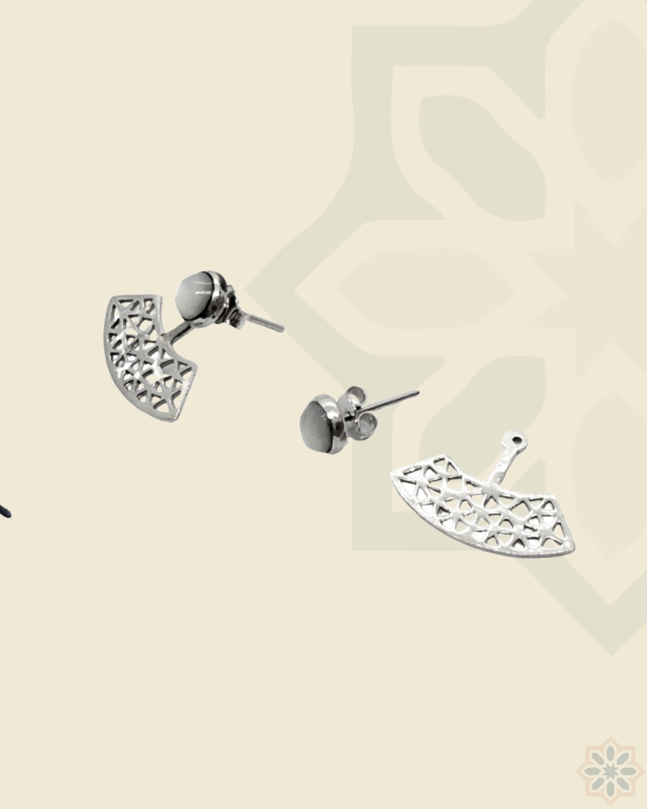 Noor Earrings – Radiance in Geometry
