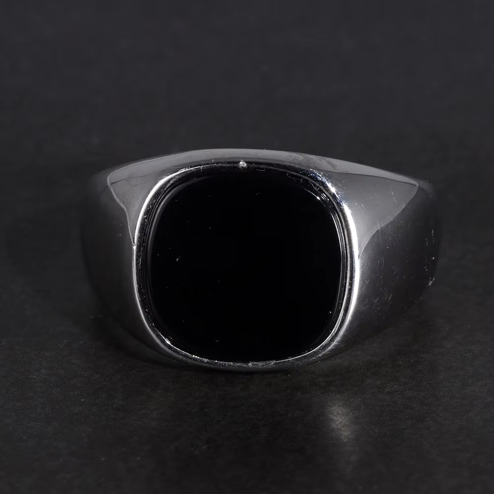 Onyx Crest Ring