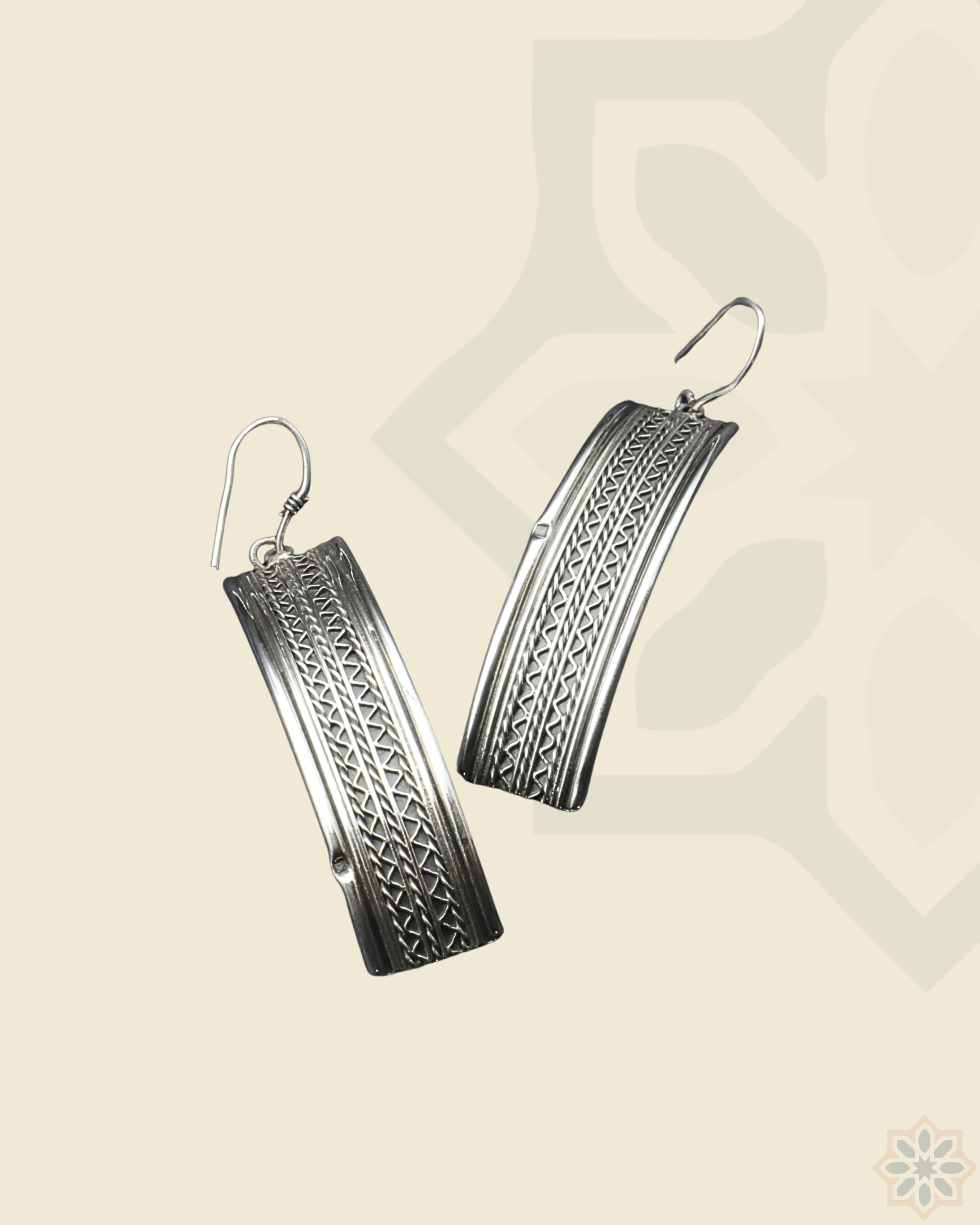 Wide Wave Simple Earring