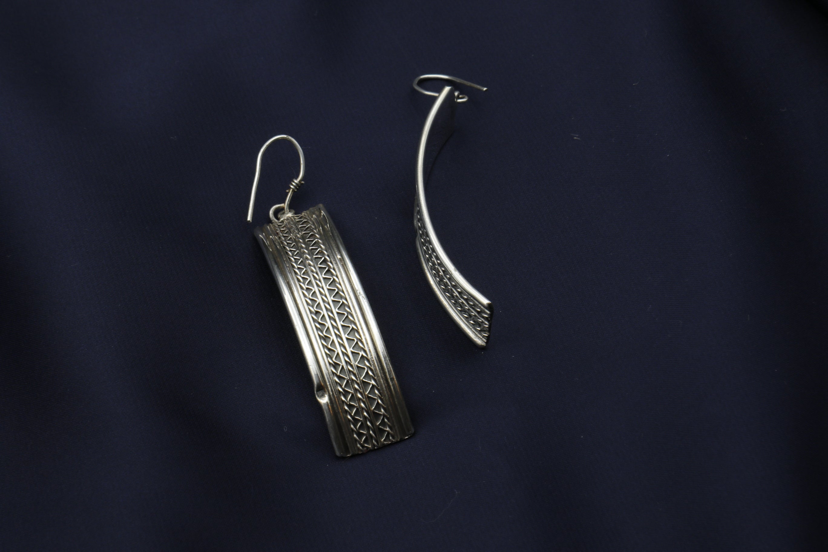 Wide Wave Simple Earring