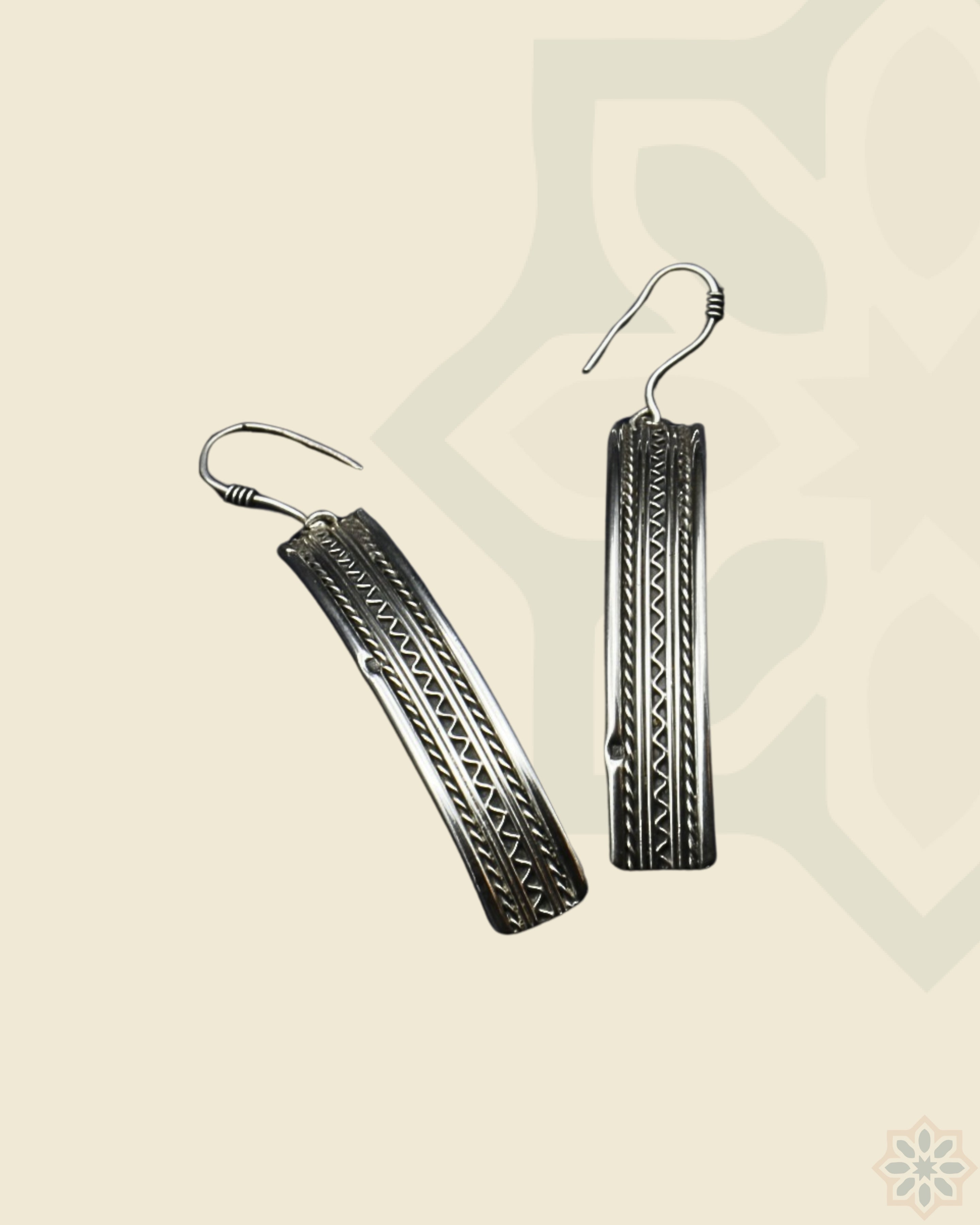 Fine Wave Simple Earring