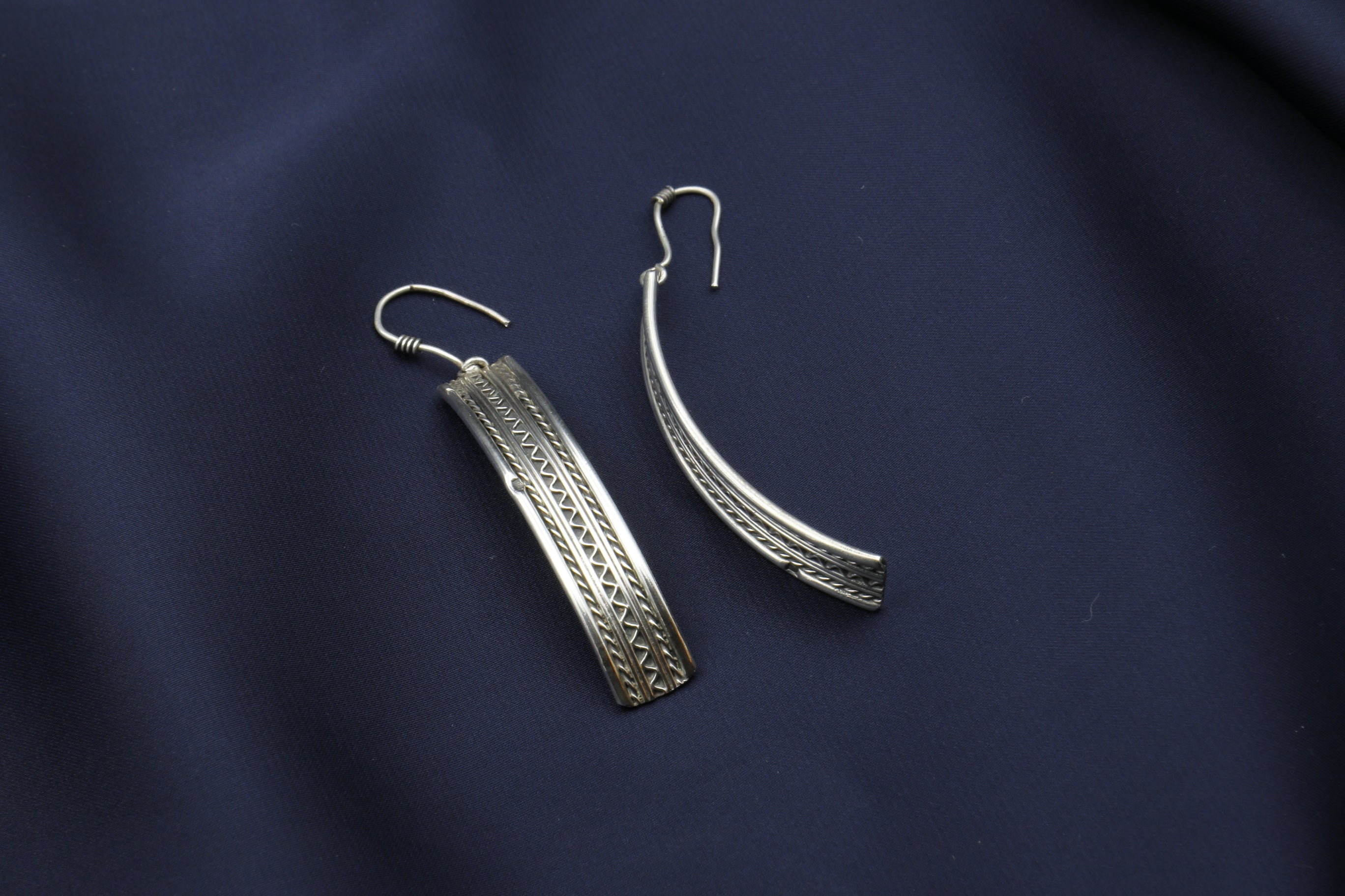 Fine Wave Simple Earring