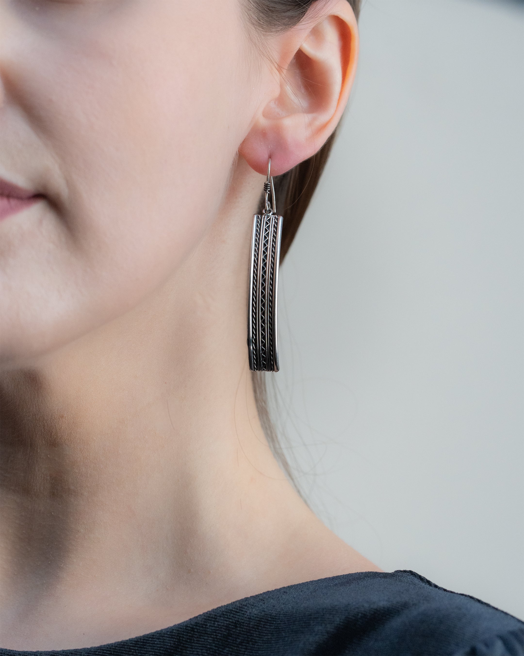 Fine Wave Simple Earring