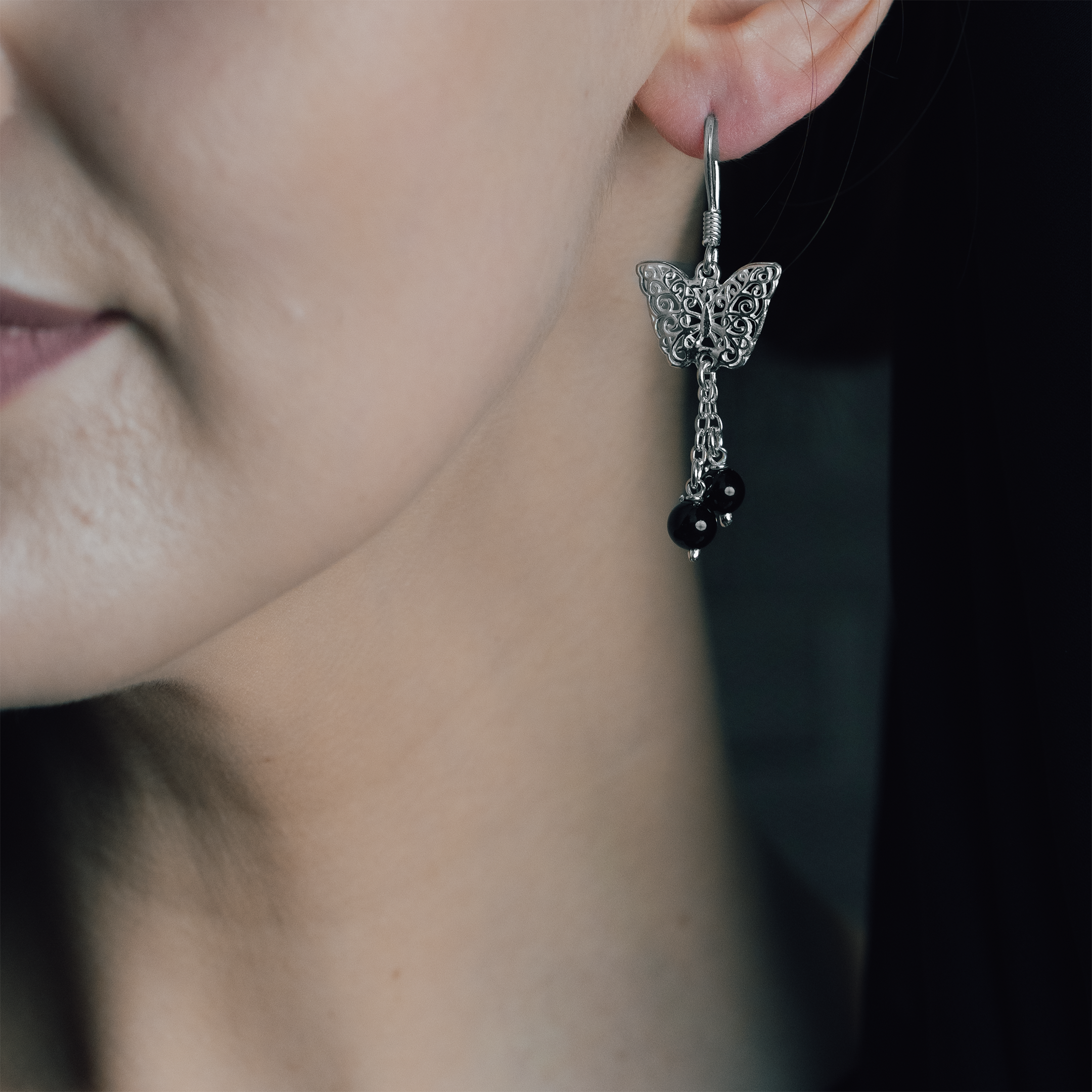 Simple Butterfly earring (Black Agate)
