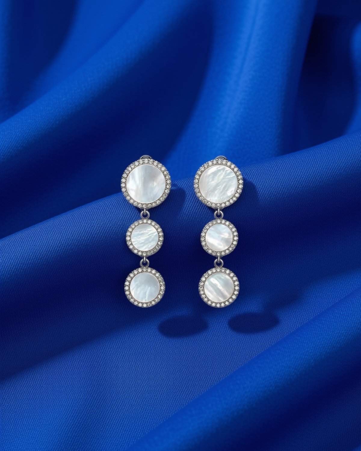 Mother of Pearl Halo Drop Earrings 4327 أقراط