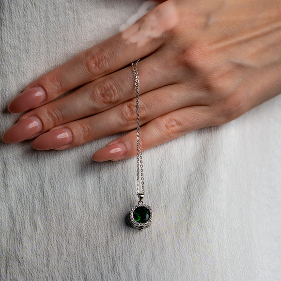 Silver Necklace Green Stone