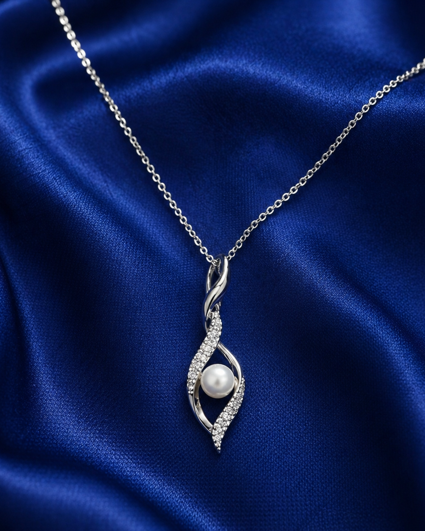 The Pearl Cocoon Necklace