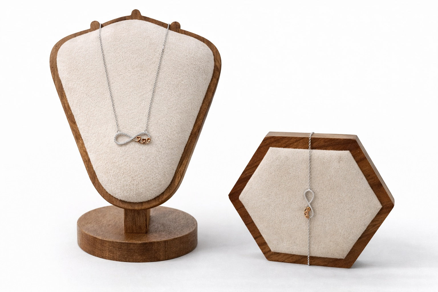 The Infinite Hearts Necklace 6273