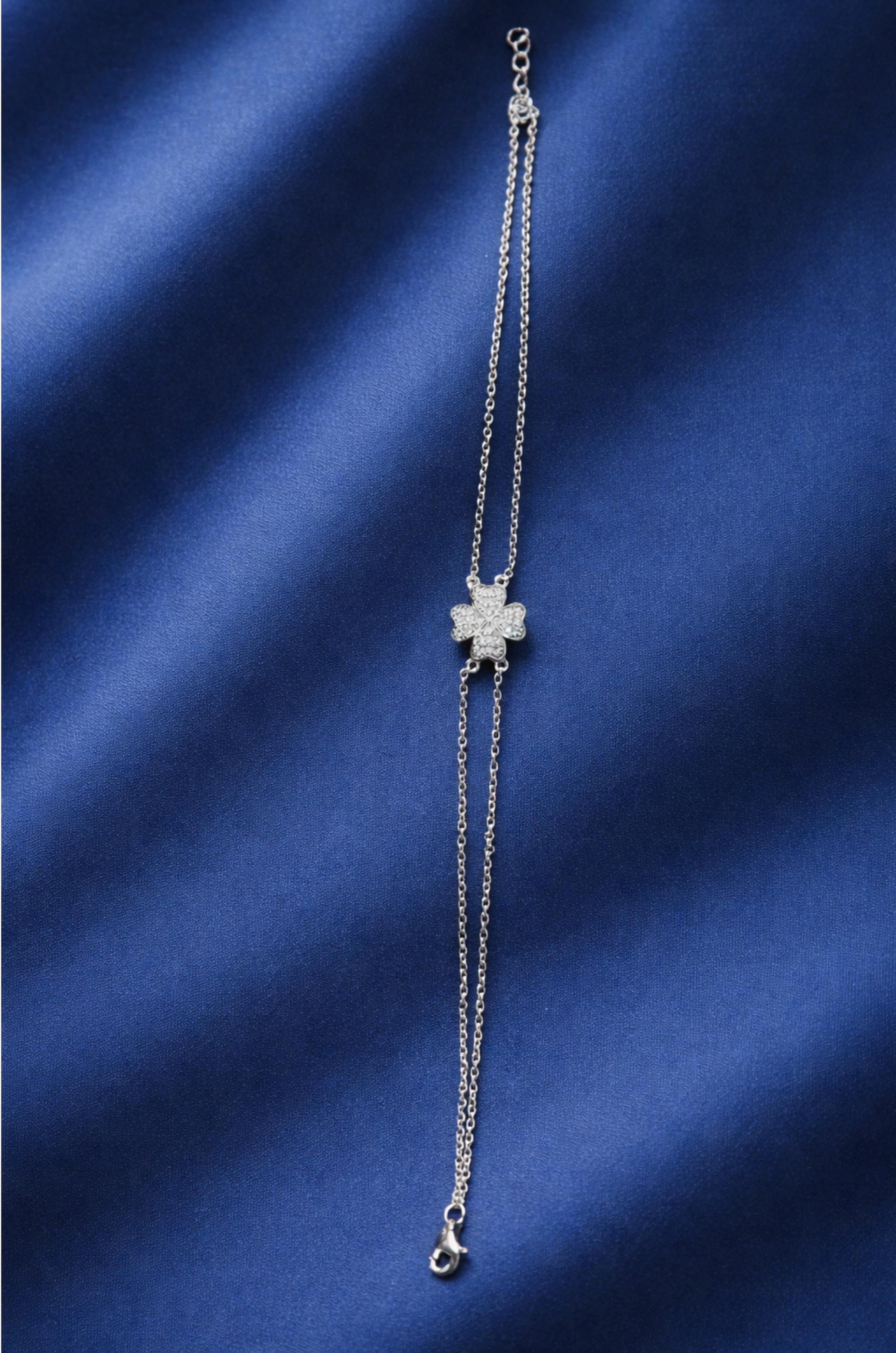 The Clover Bracelet 3212