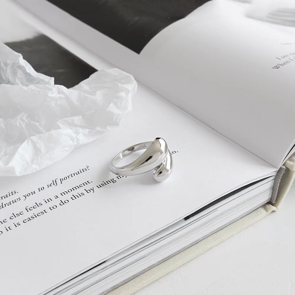 Teardrop Twist Ring