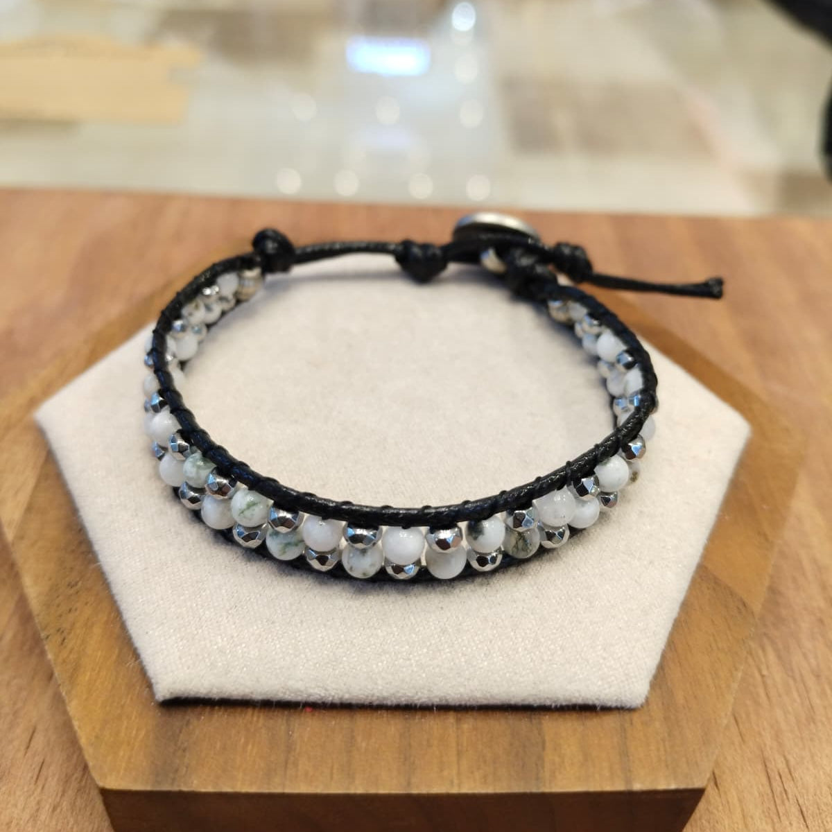 Black leather bracelet with white Agate and Hematide 12050