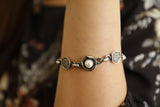 "The heart adores every beauty"/ Bracelet with Pearl Stone