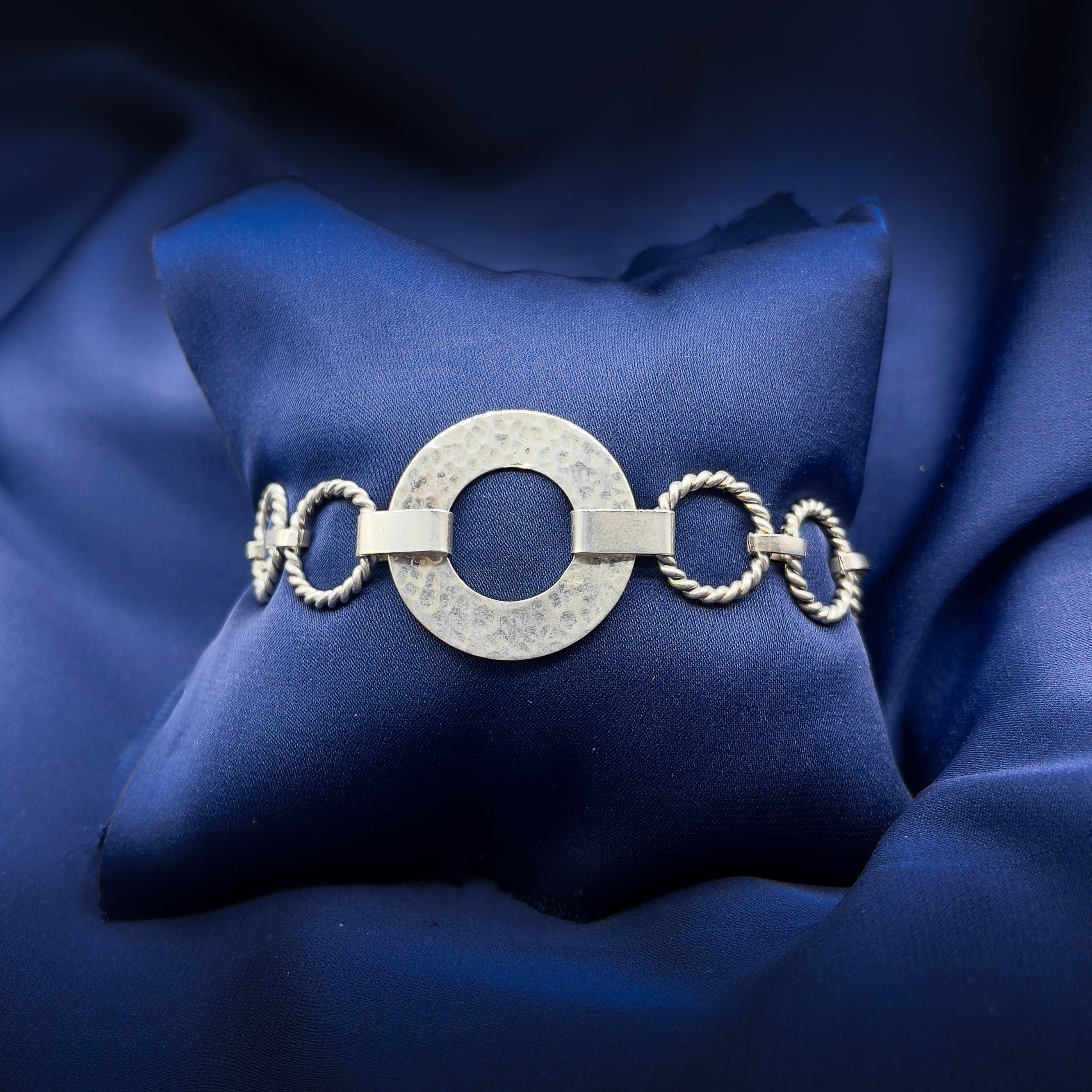 Ring bracelet with Natural Pearls