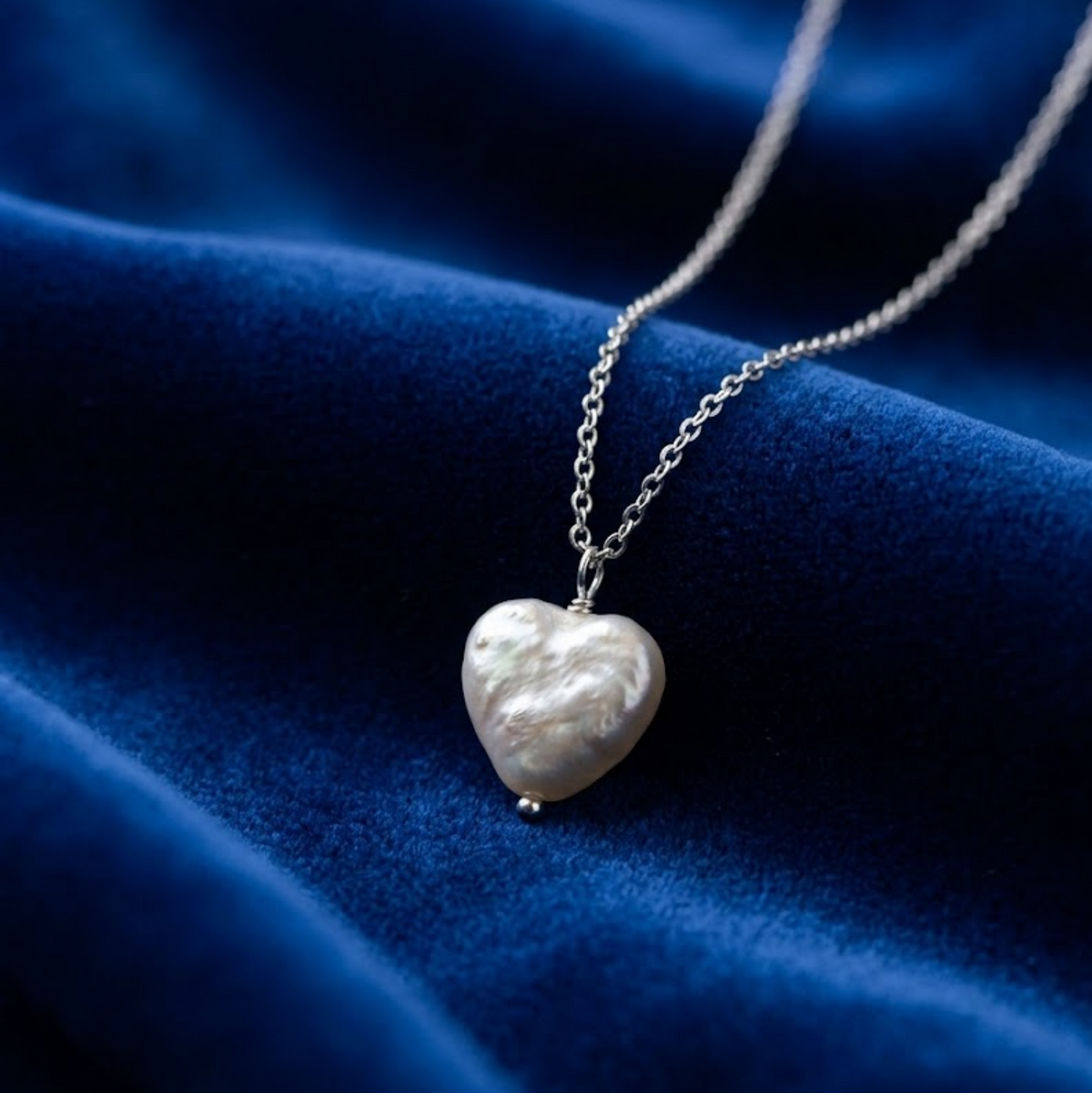 Baroque Pearl Heart Necklace  6308   قلادة