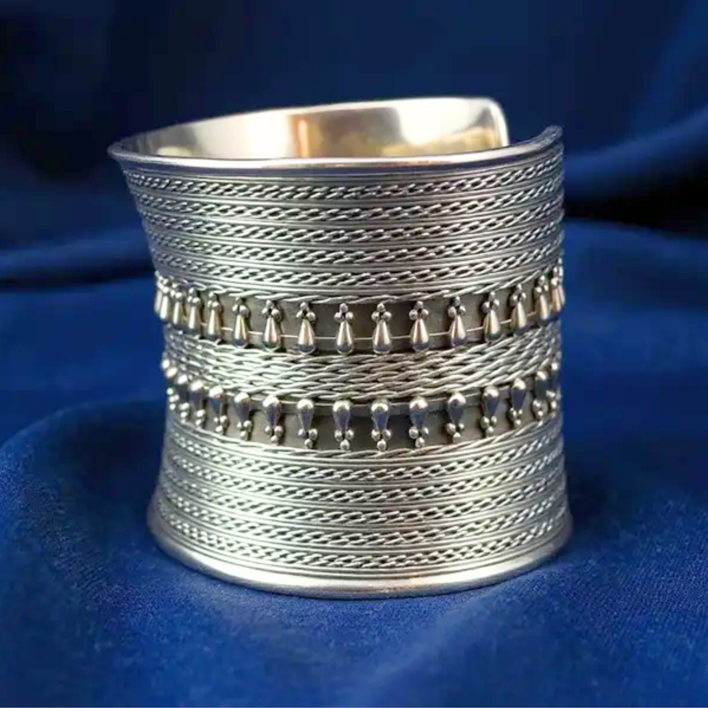 The Heritage Motif Bangle (Extra Large Size)