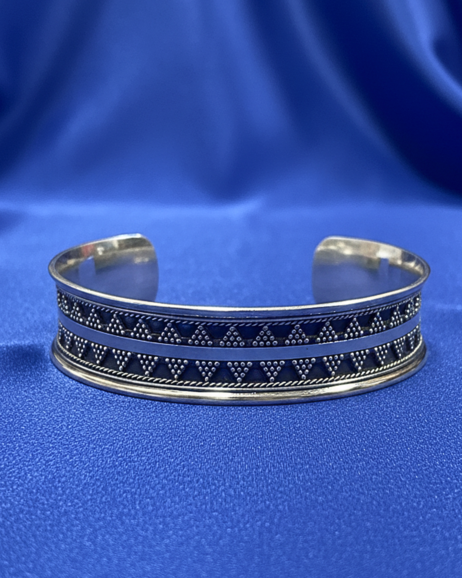 Geometric Triangle Beadwork Silver Cuff Bracelet 1357 إسواره