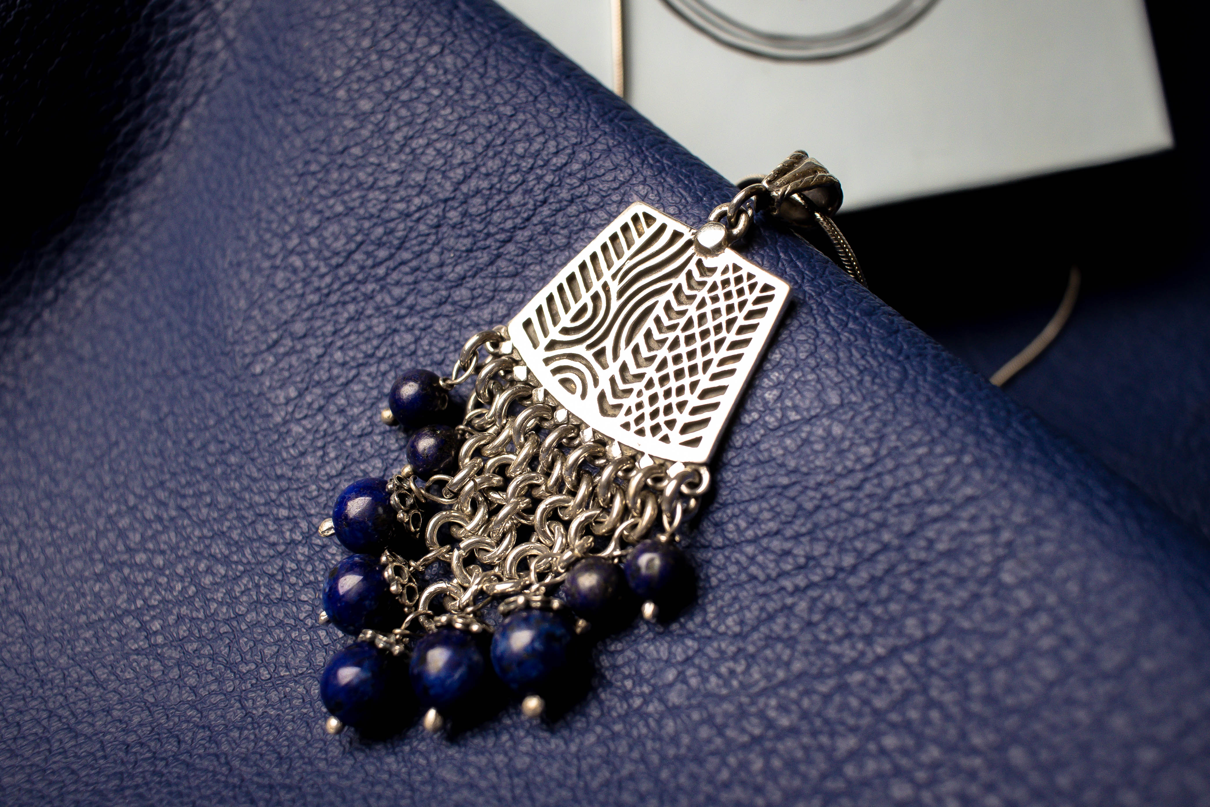 9 Lobes Pendant (Navy Blue)
