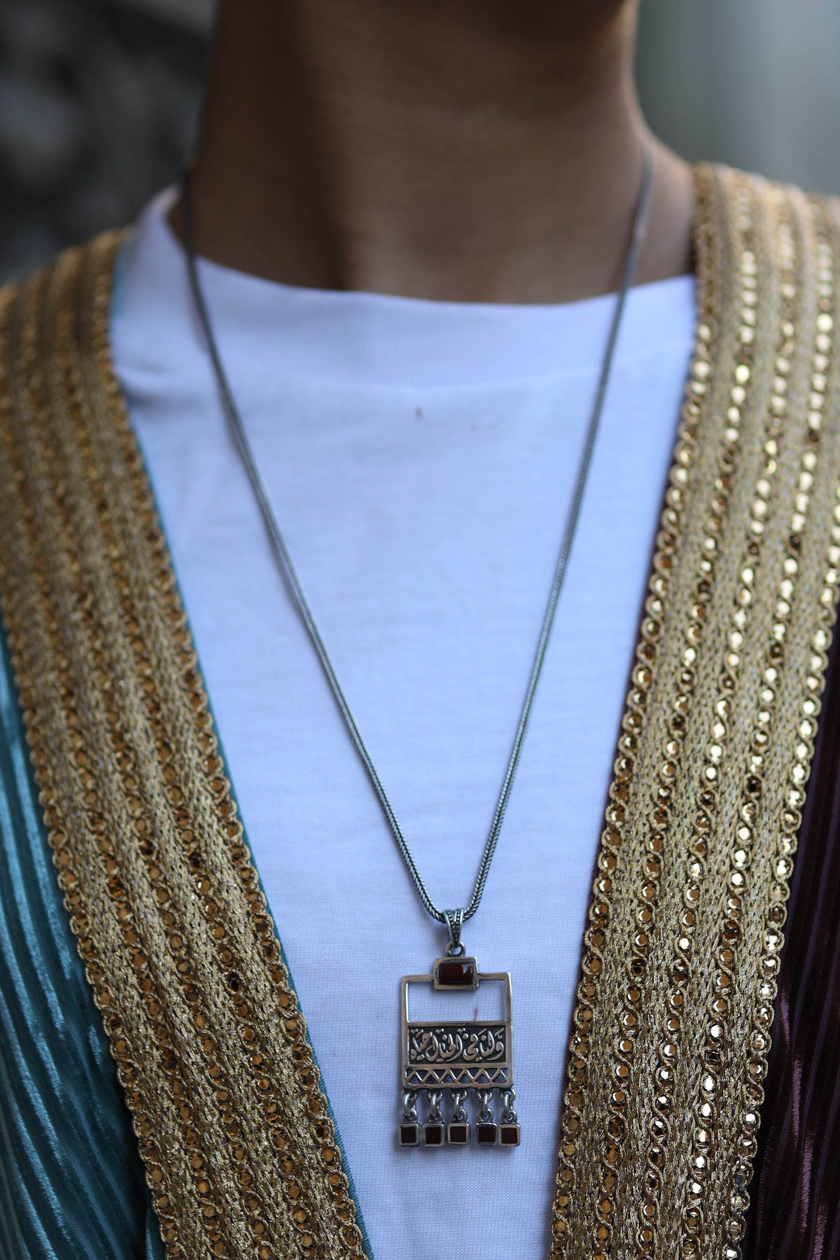 Imagination Square Pendant With 5 Maroon Stones