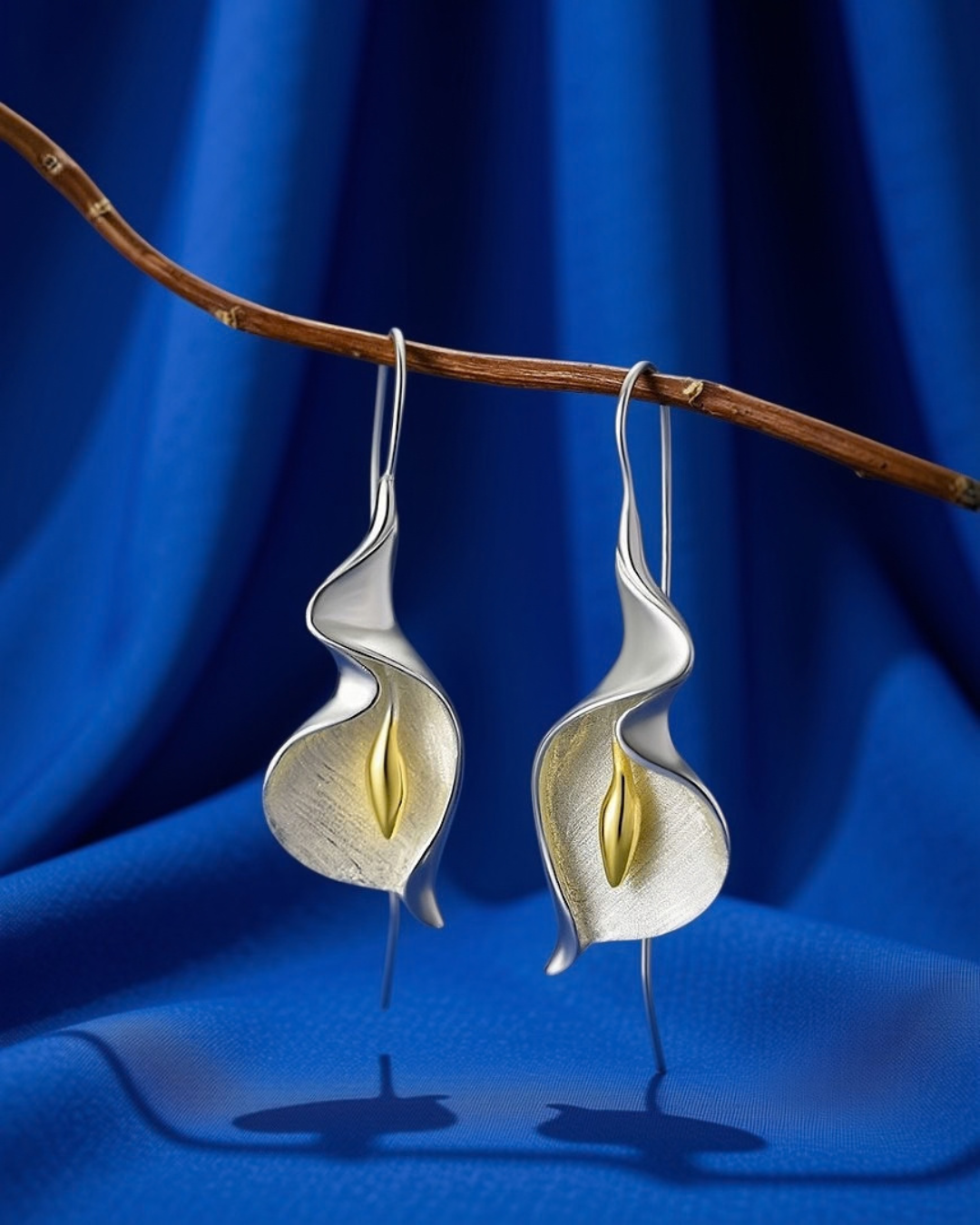 Calla Lily Drop Earrings 4321  ﻗﺮط