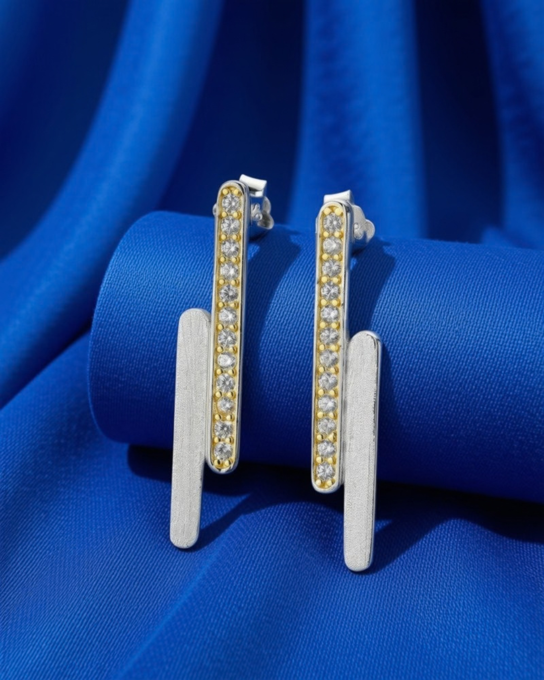 Golden Zircon Bar Stud Earrings 4324  ﻗﺮط