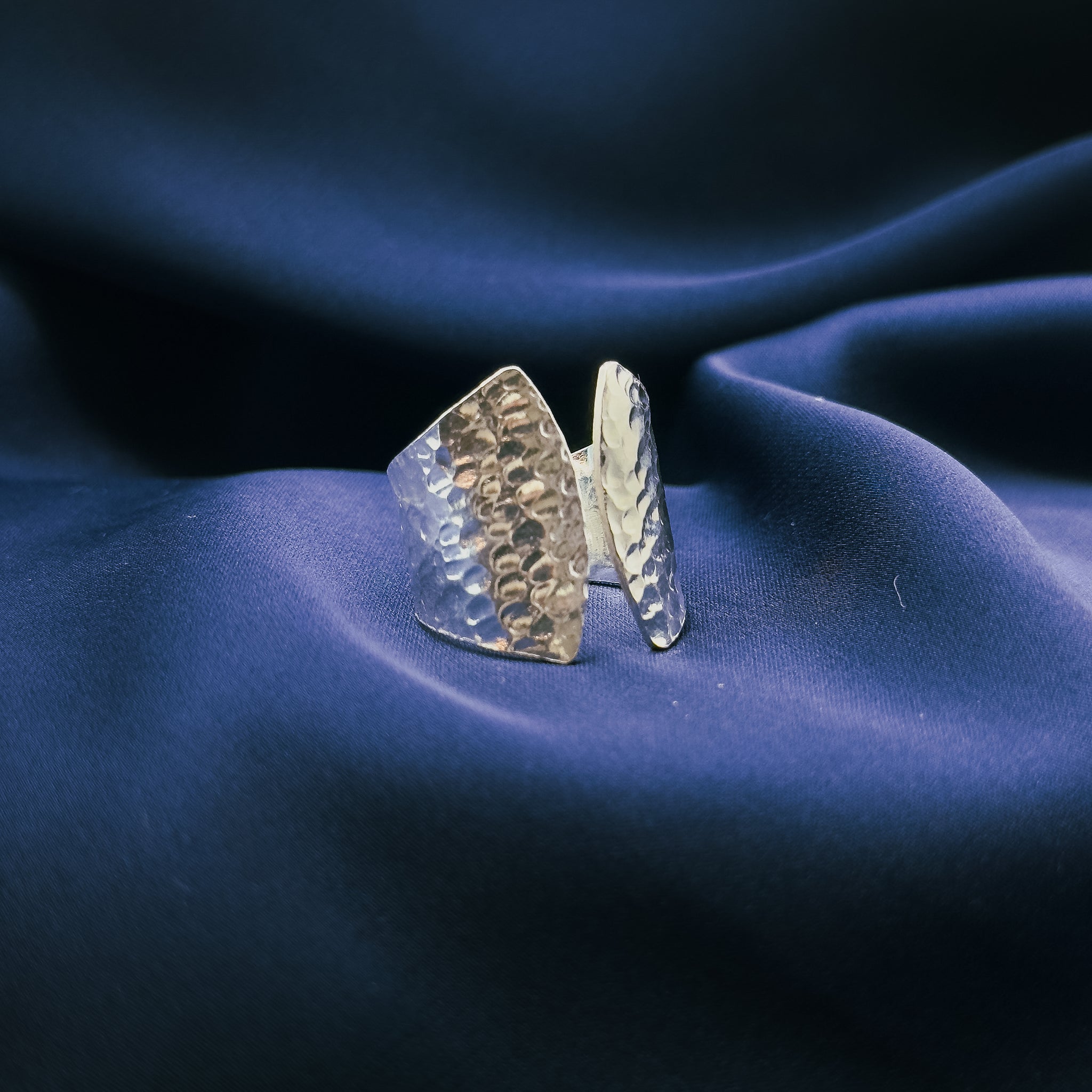 Fish scale ring