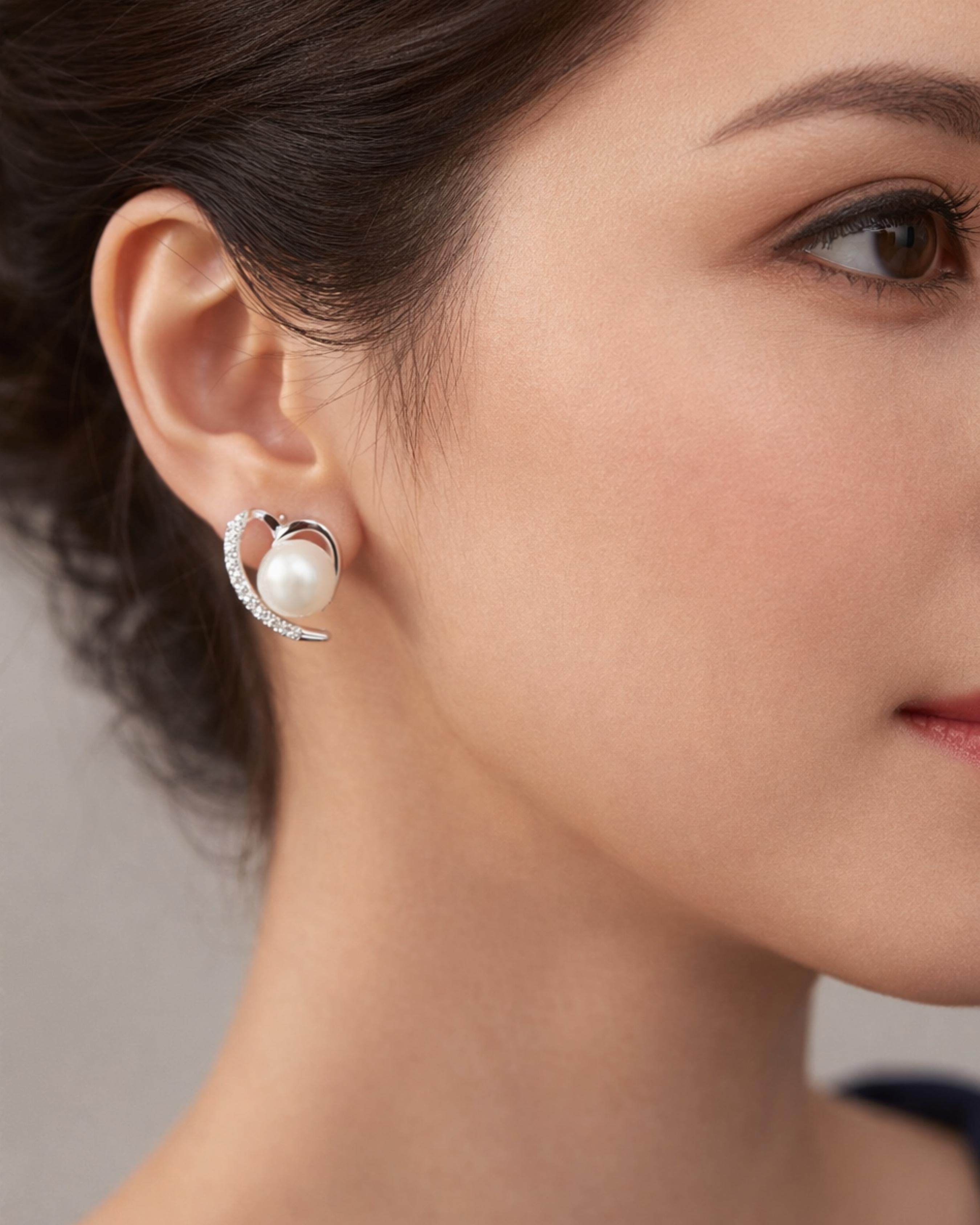 The Pearl Heart Earrings 4304