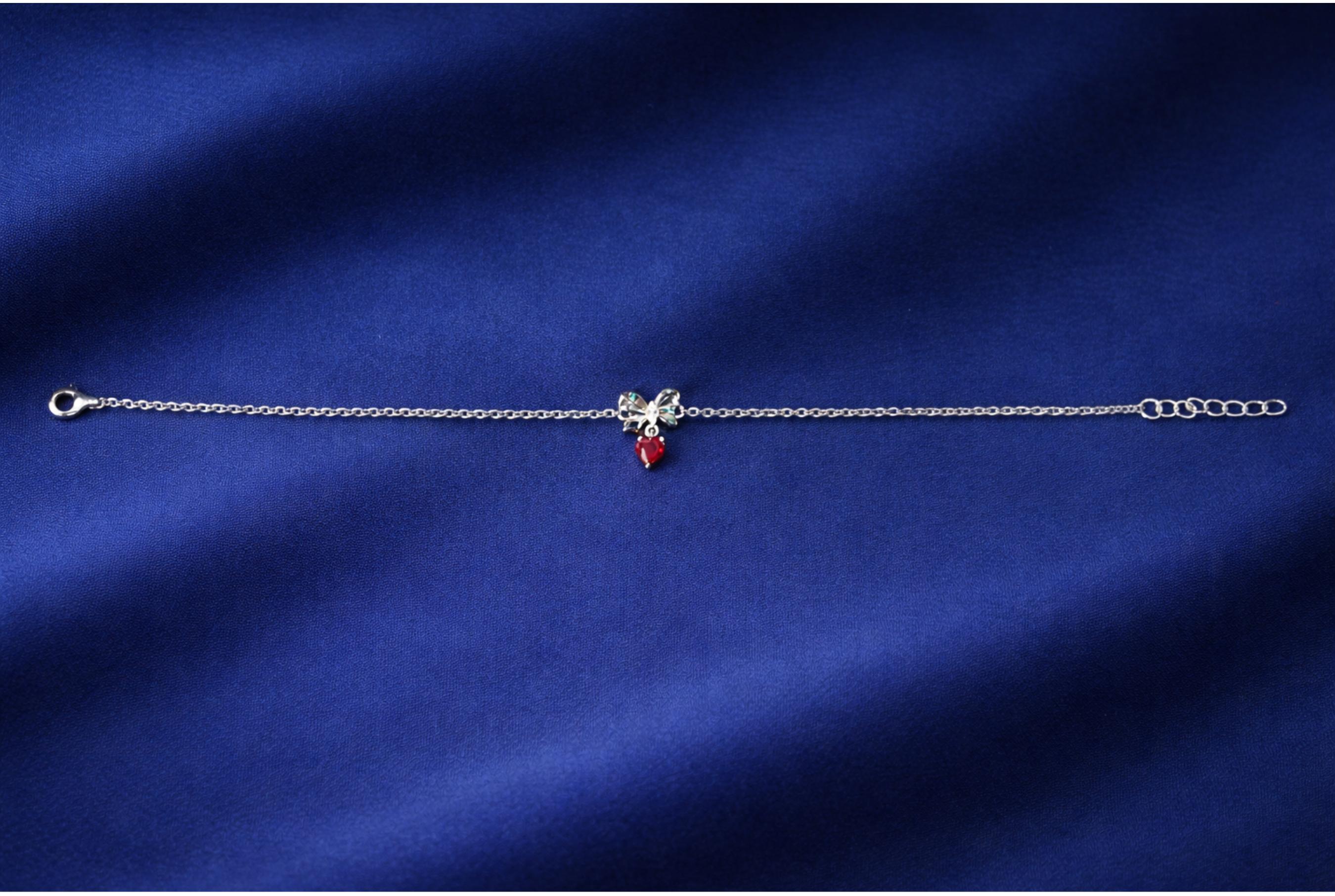 The "Scarlet Bow" Bracelet 3204