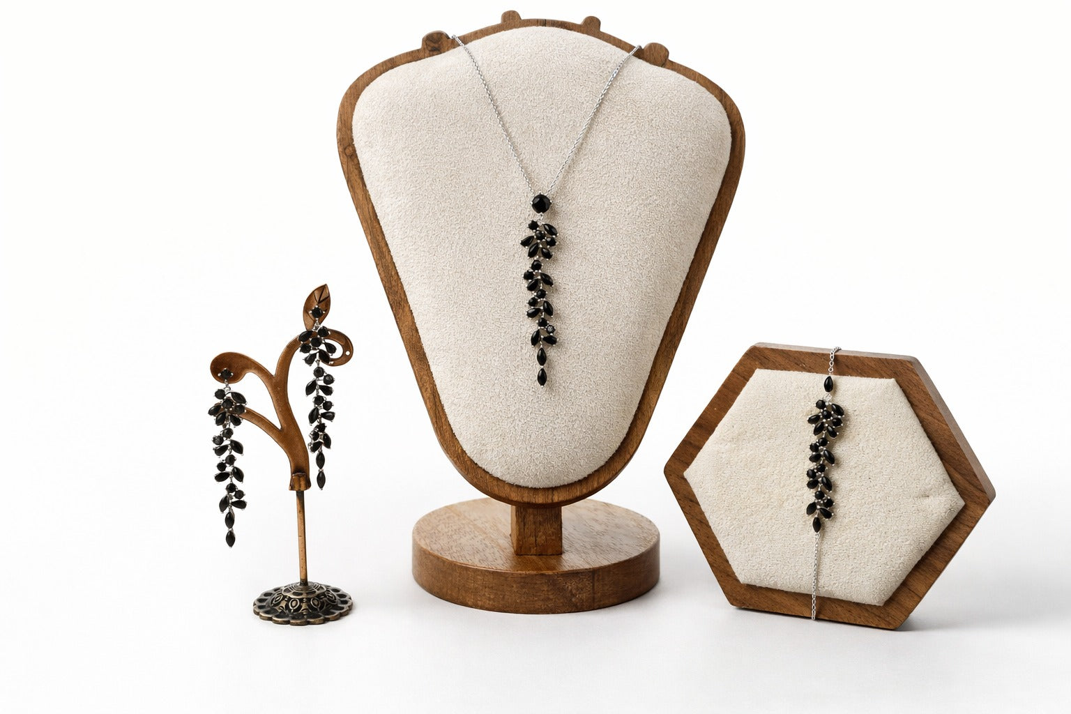 The Midnight Willow Bracelet 3202