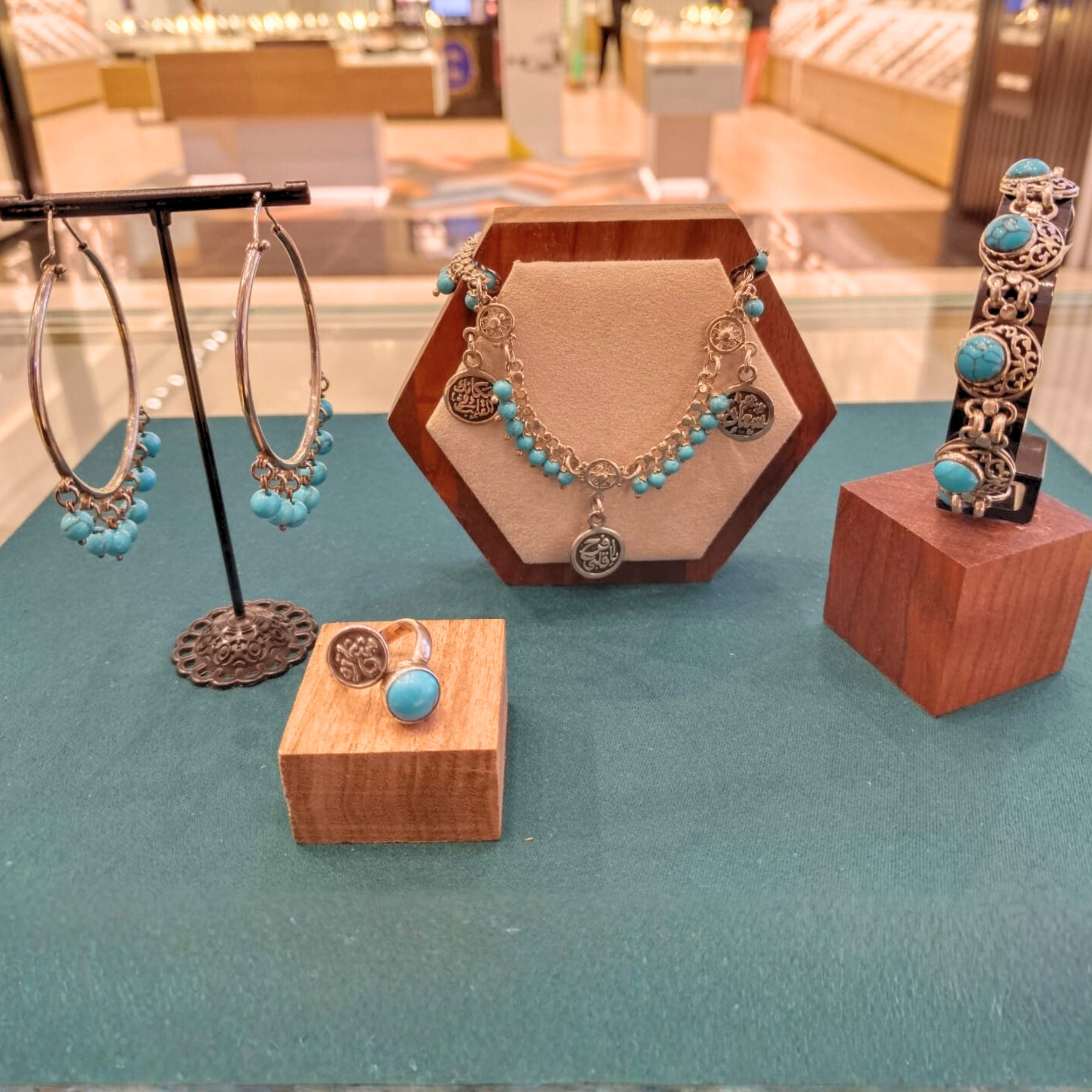 Turquoise stone set
